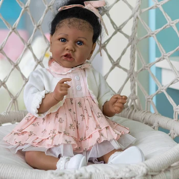 22 İnç Gerçekçi Kız Siyah Bebek Bebek Reborn Tam Vücut Silikon Isteğe Bağlı Yumuşak Dokunmatik Bebe Reborn Bonecas Hediye Oyuncaklar