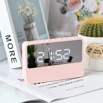 Dijital alarmlı saat Saat LED Uyandırma Yatak Odası Erteleme Saatler Seyahat Ev Pil Kumandalı Oturma Odası Plastik Ayna