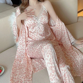 Ilkbahar Sonbahar Leopar 3 ADET Pijama Seti Kadınlar için Seksi Dantel Pijama Kimono Bornoz Elbisesi Rahat Saten Pantolon Takım Elbise Gecelik